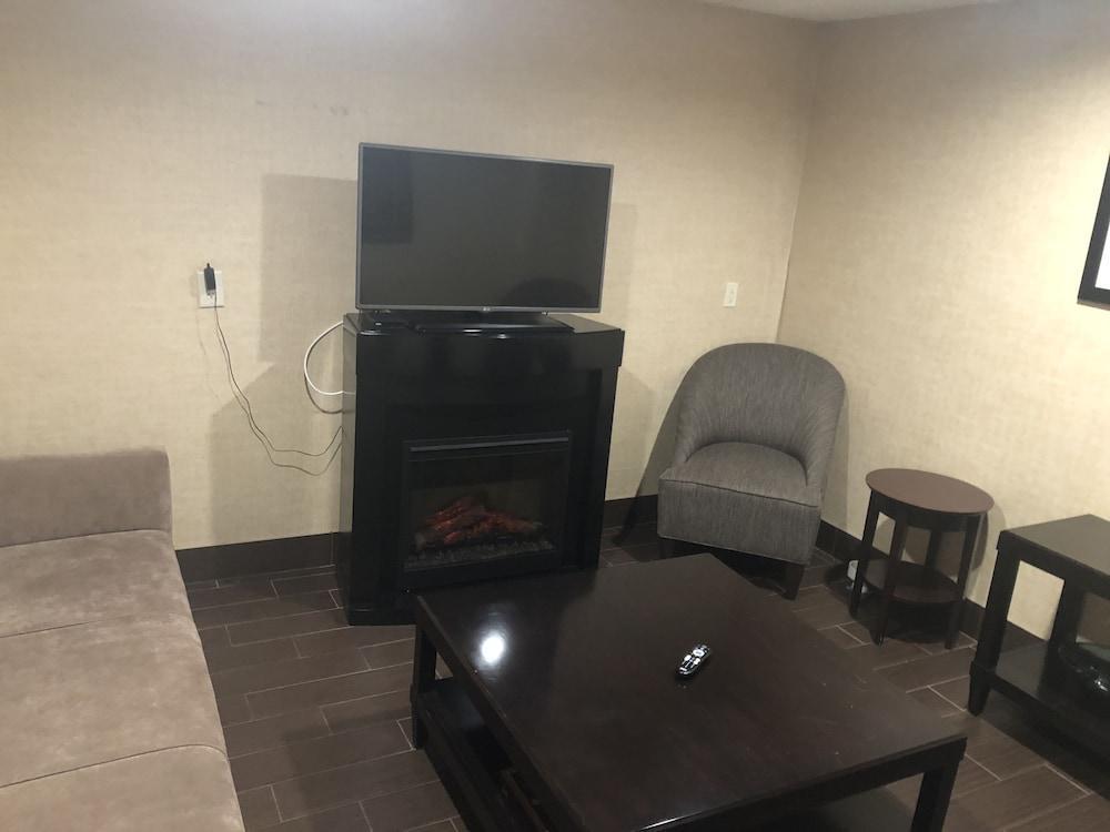 Holiday Inn Express And Suites Meriden By Ihg Экстерьер фото