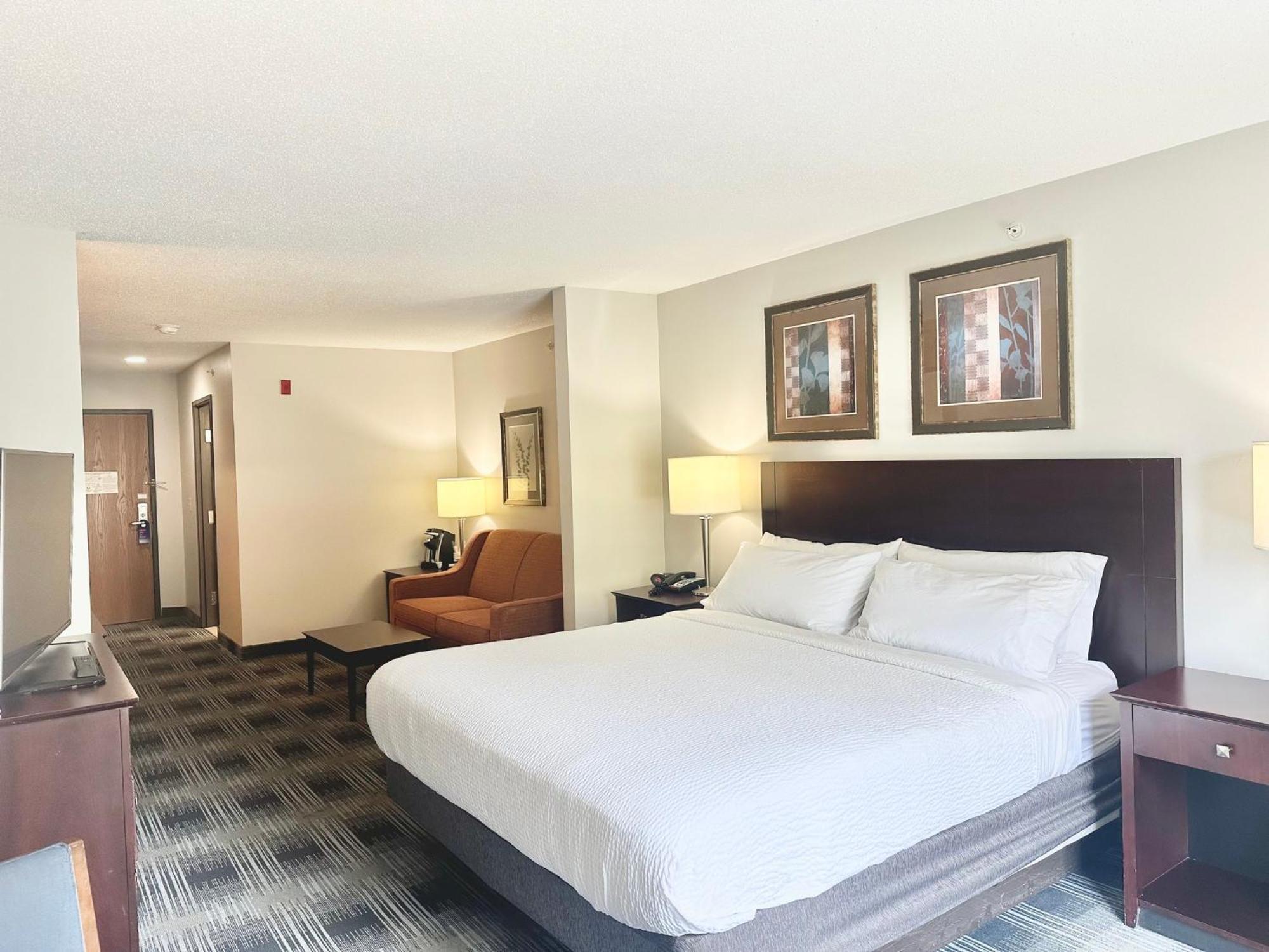 Holiday Inn Express And Suites Meriden By Ihg Экстерьер фото