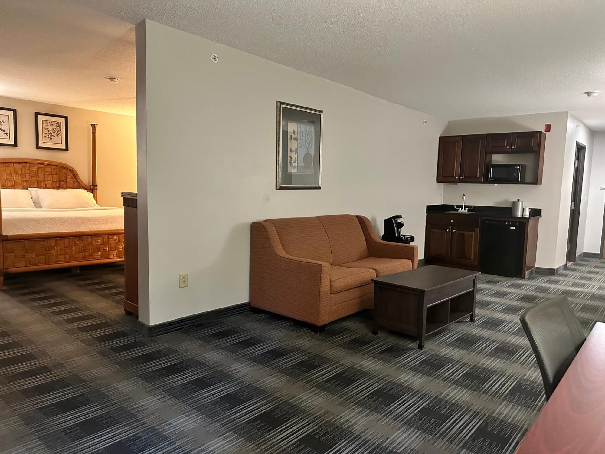 Holiday Inn Express And Suites Meriden By Ihg Экстерьер фото