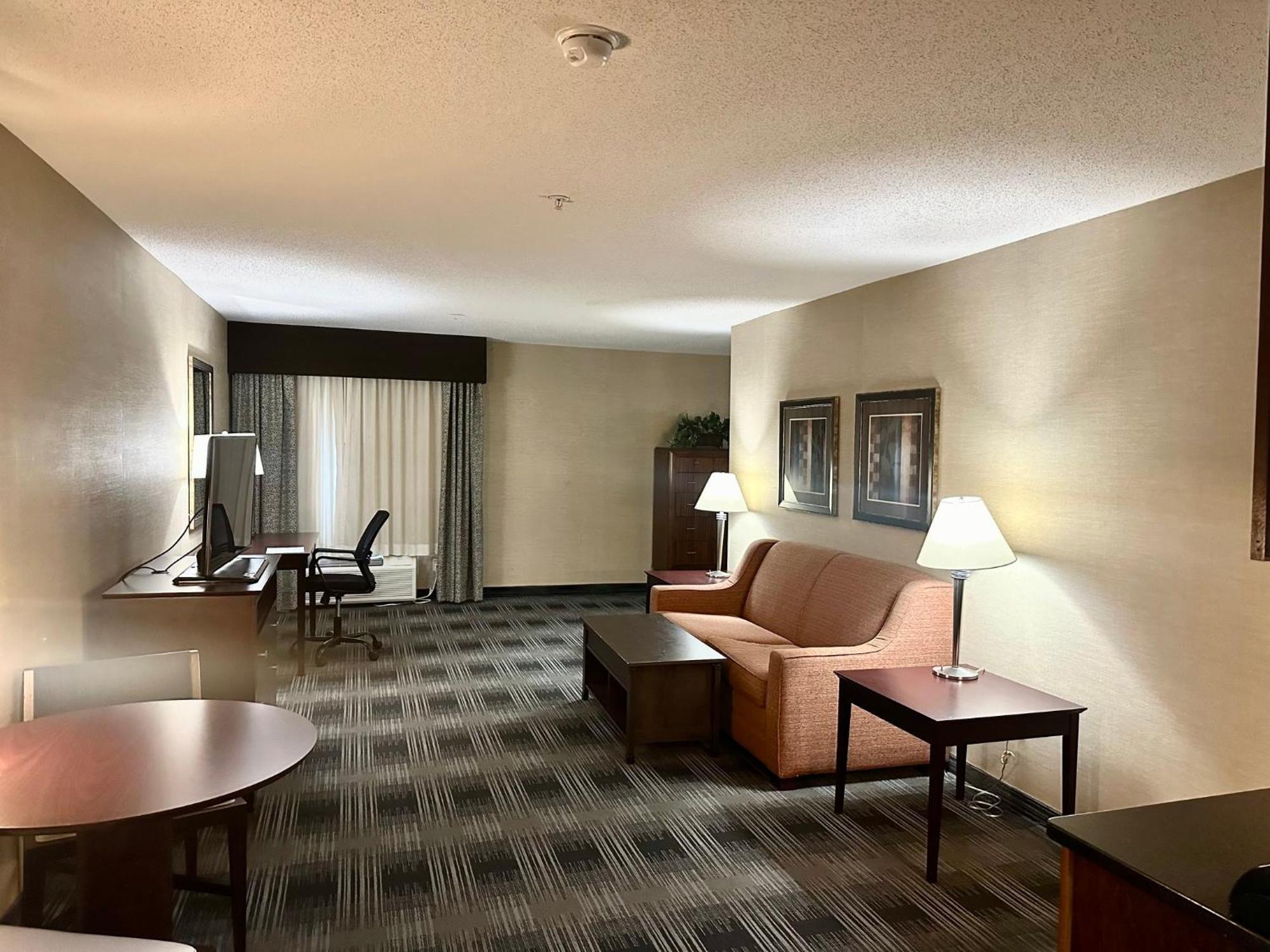 Holiday Inn Express And Suites Meriden By Ihg Экстерьер фото