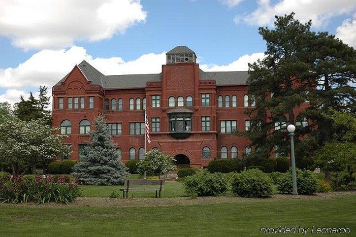 Holiday Inn Express And Suites Meriden By Ihg Удобства фото