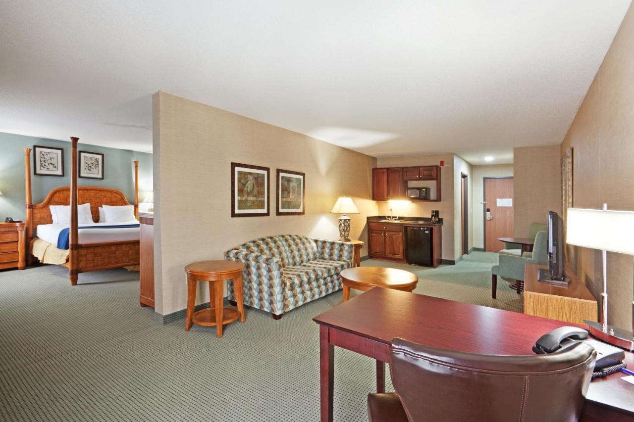 Holiday Inn Express And Suites Meriden By Ihg Экстерьер фото